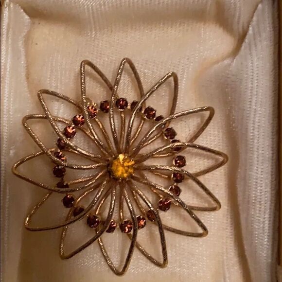 Vintage Goldtone Floral‎ Pins Set of 5 - Picture 4 of 6